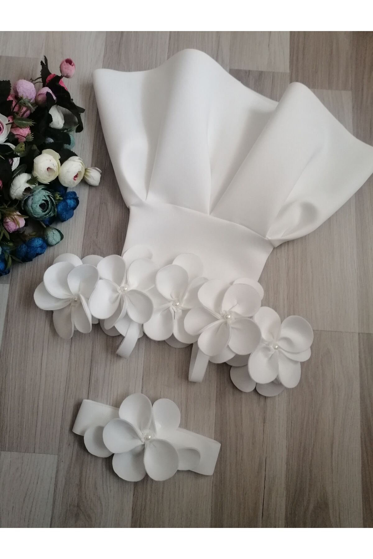 Kız çocuk Madonna yaka incili orkide elbise bandana