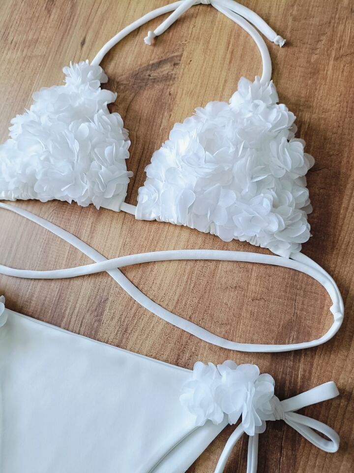 Kadın çiçekli bikini takımı (DOLGUSUZ)